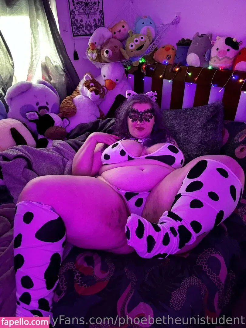 phoebetheunistudent / unironicfeminism Onlyfans Photo Gallery 