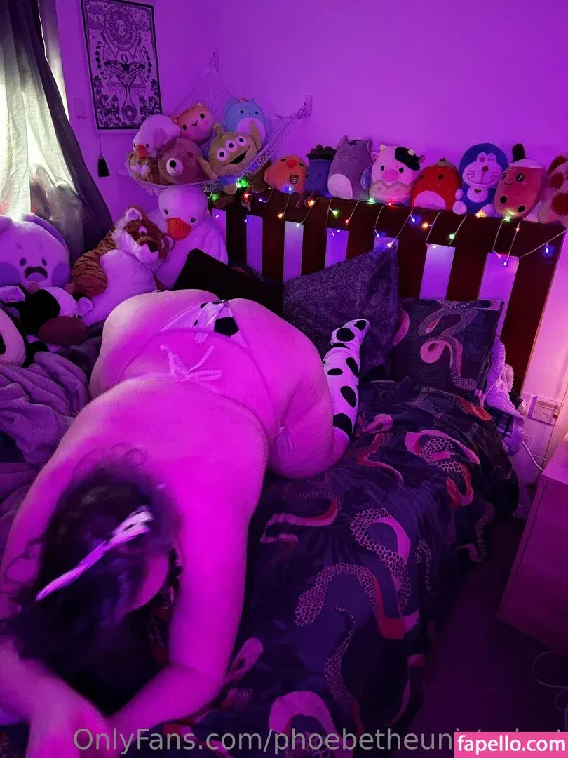 phoebetheunistudent / unironicfeminism Onlyfans Photo Gallery 