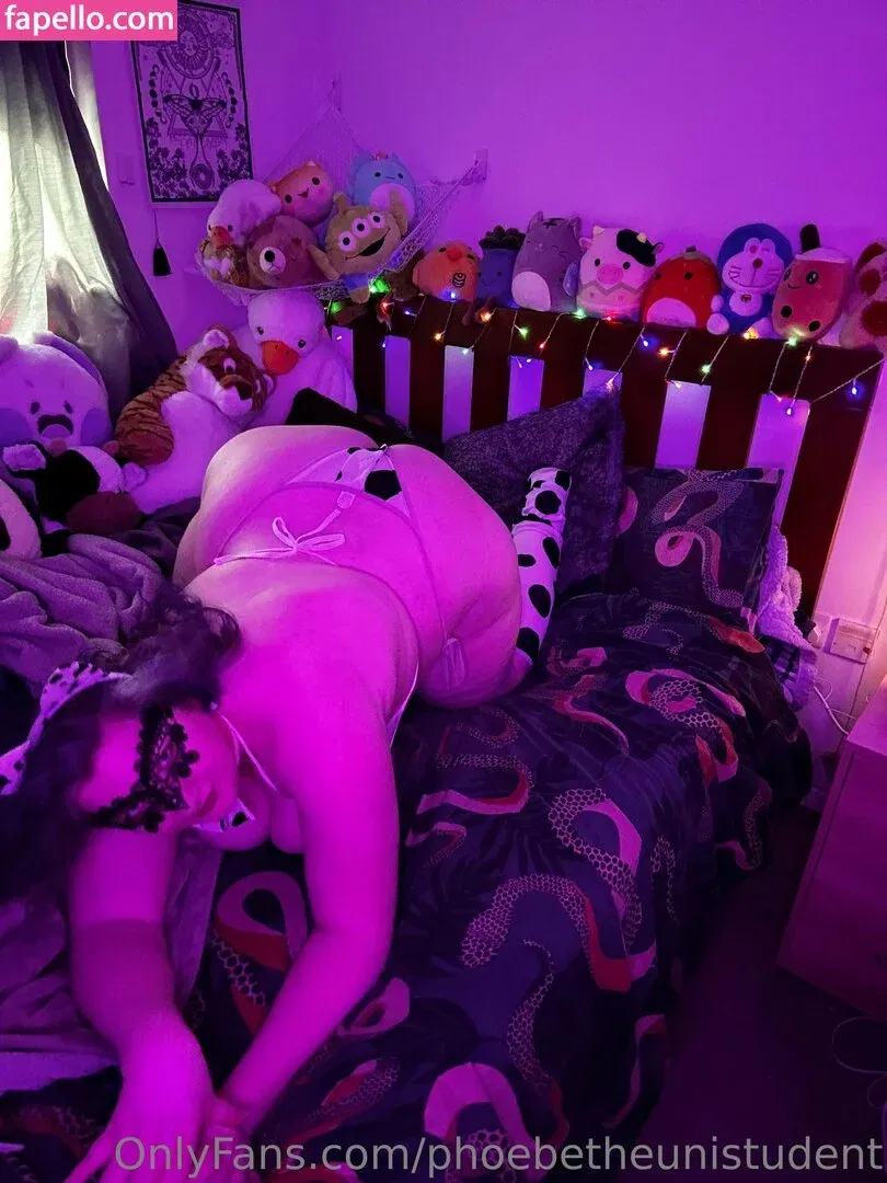 phoebetheunistudent / unironicfeminism Onlyfans Photo Gallery 