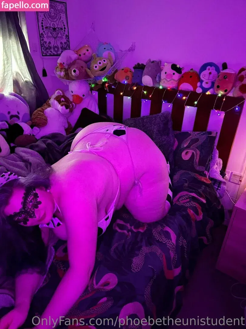 phoebetheunistudent / unironicfeminism Onlyfans Photo Gallery 