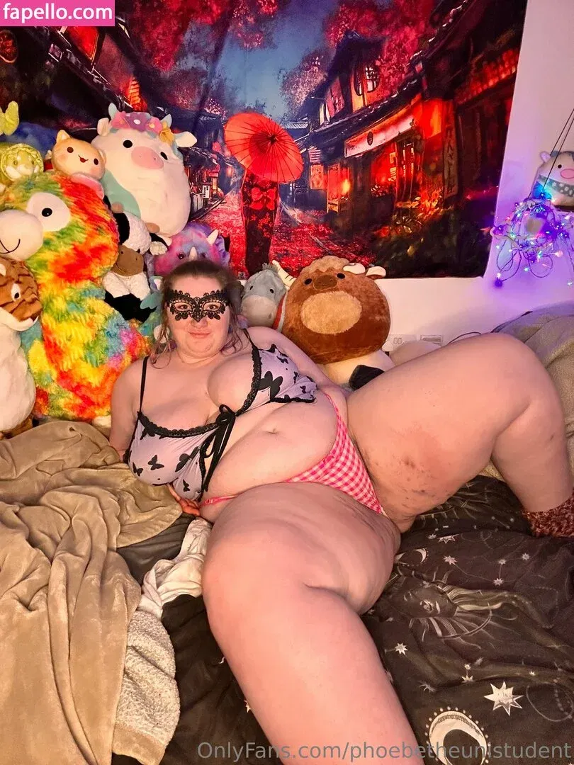phoebetheunistudent / unironicfeminism Onlyfans Photo Gallery 