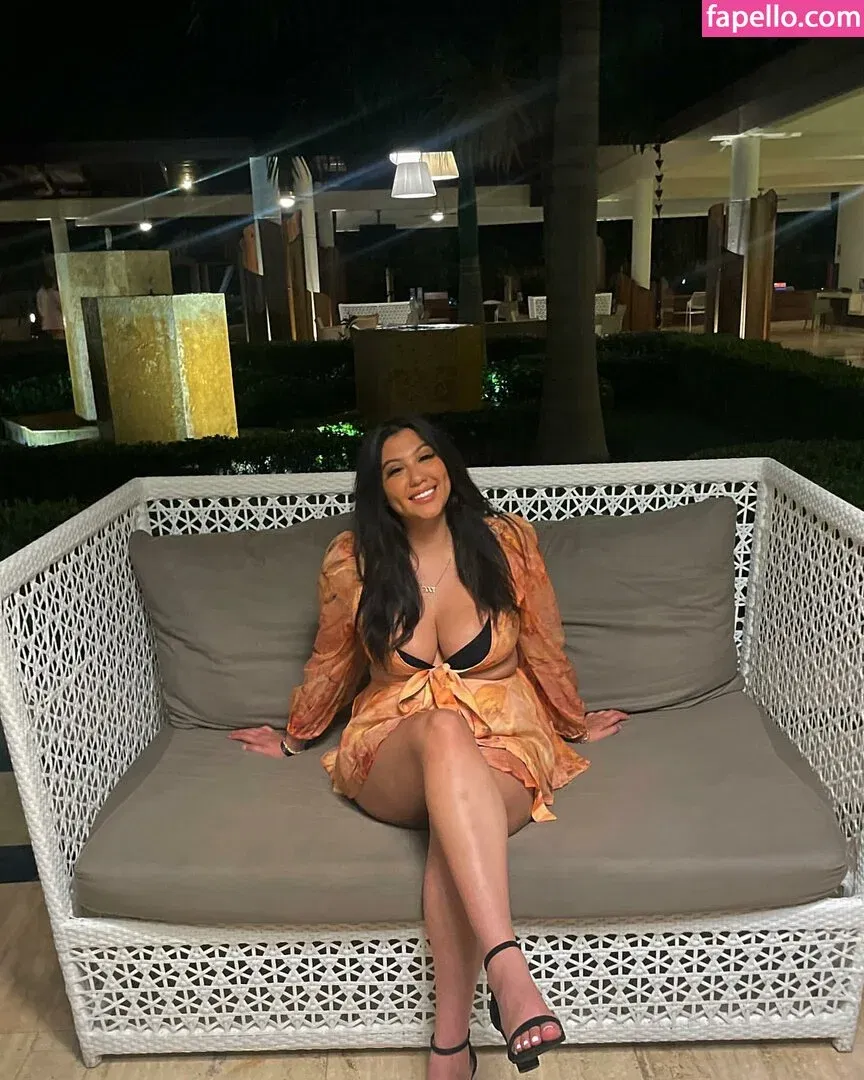 _yagirlmels / yagirlmina Onlyfans Photo Gallery 