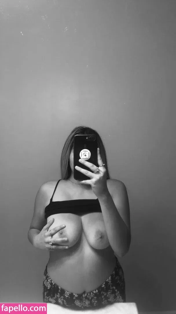 _yagirlmels / yagirlmina Onlyfans Photo Gallery 