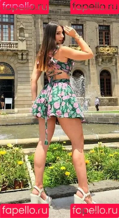 Emilia Vizcarra / emiliavizcarra / emiliavizcarrax Onlyfans Photo Gallery 