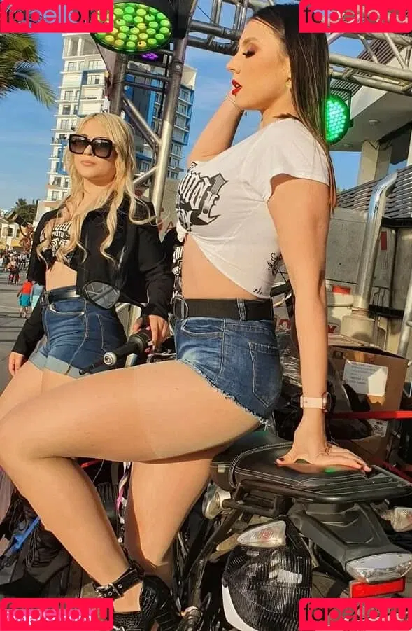 Emilia Vizcarra / emiliavizcarra / emiliavizcarrax Onlyfans Photo Gallery 