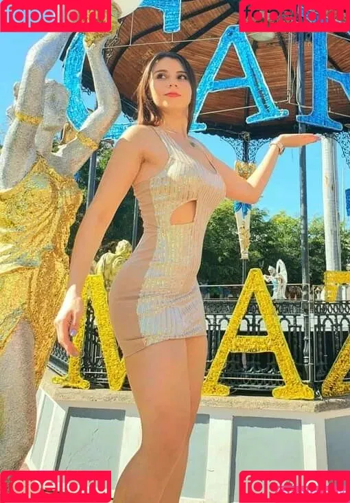 Emilia Vizcarra / emiliavizcarra / emiliavizcarrax Onlyfans Photo Gallery 