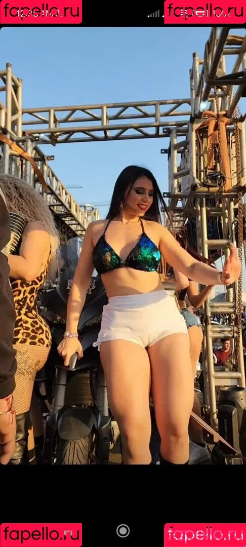 Emilia Vizcarra / emiliavizcarra / emiliavizcarrax Onlyfans Photo Gallery 