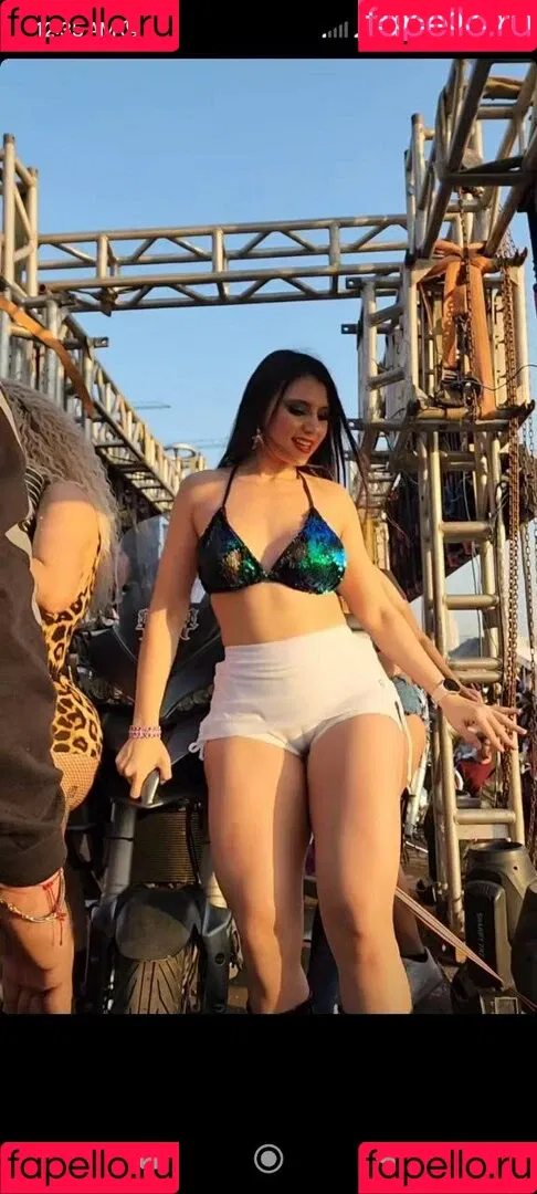 Emilia Vizcarra / emiliavizcarra / emiliavizcarrax Onlyfans Photo Gallery 