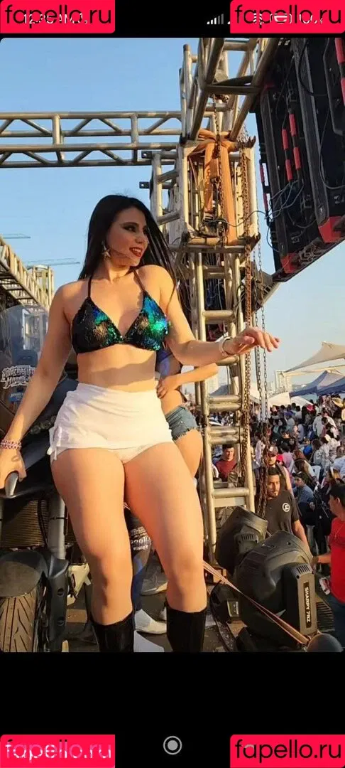 Emilia Vizcarra / emiliavizcarra / emiliavizcarrax Onlyfans Photo Gallery 
