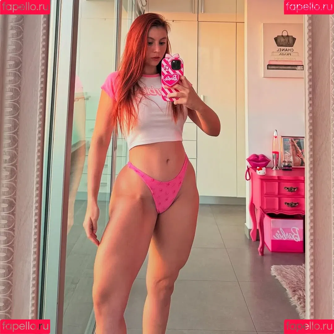 Emilia Vizcarra / emiliavizcarra / emiliavizcarrax Onlyfans Photo Gallery 