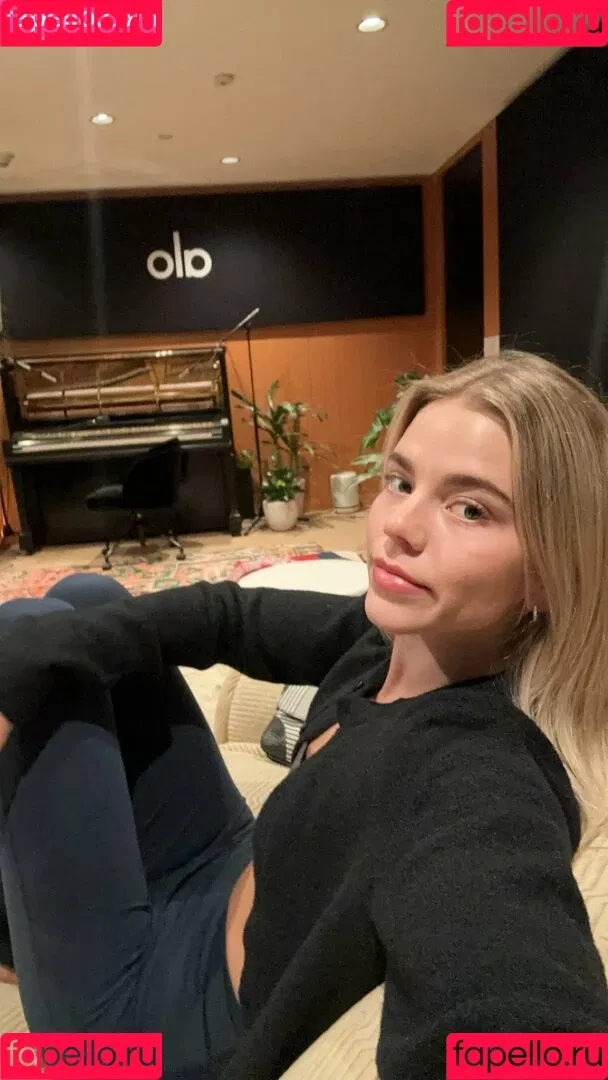 Becca Means / bbnoboobs / beccameans Onlyfans Photo Gallery 