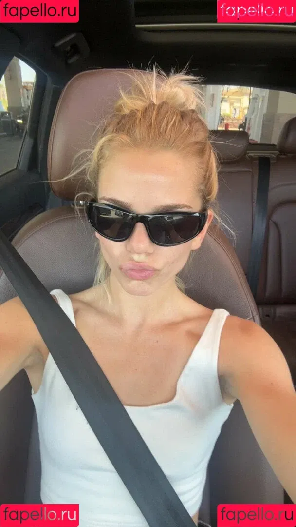 Becca Means / bbnoboobs / beccameans Onlyfans Photo Gallery 