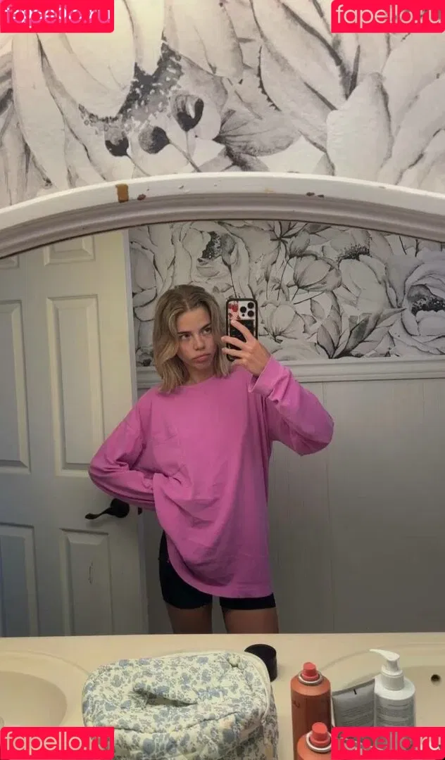 Becca Means / bbnoboobs / beccameans Onlyfans Photo Gallery 