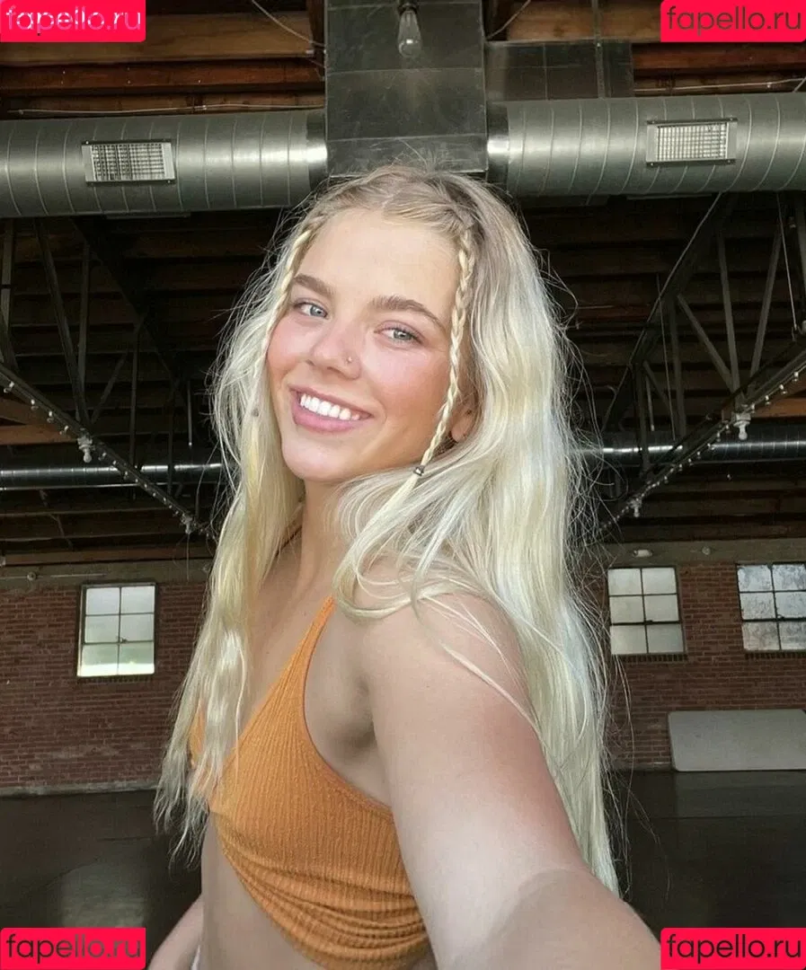 Becca Means / bbnoboobs / beccameans Onlyfans Photo Gallery 