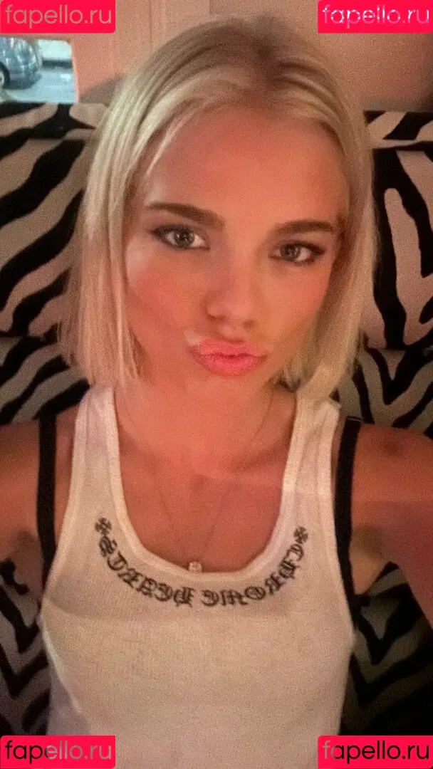Becca Means / bbnoboobs / beccameans Onlyfans Photo Gallery 