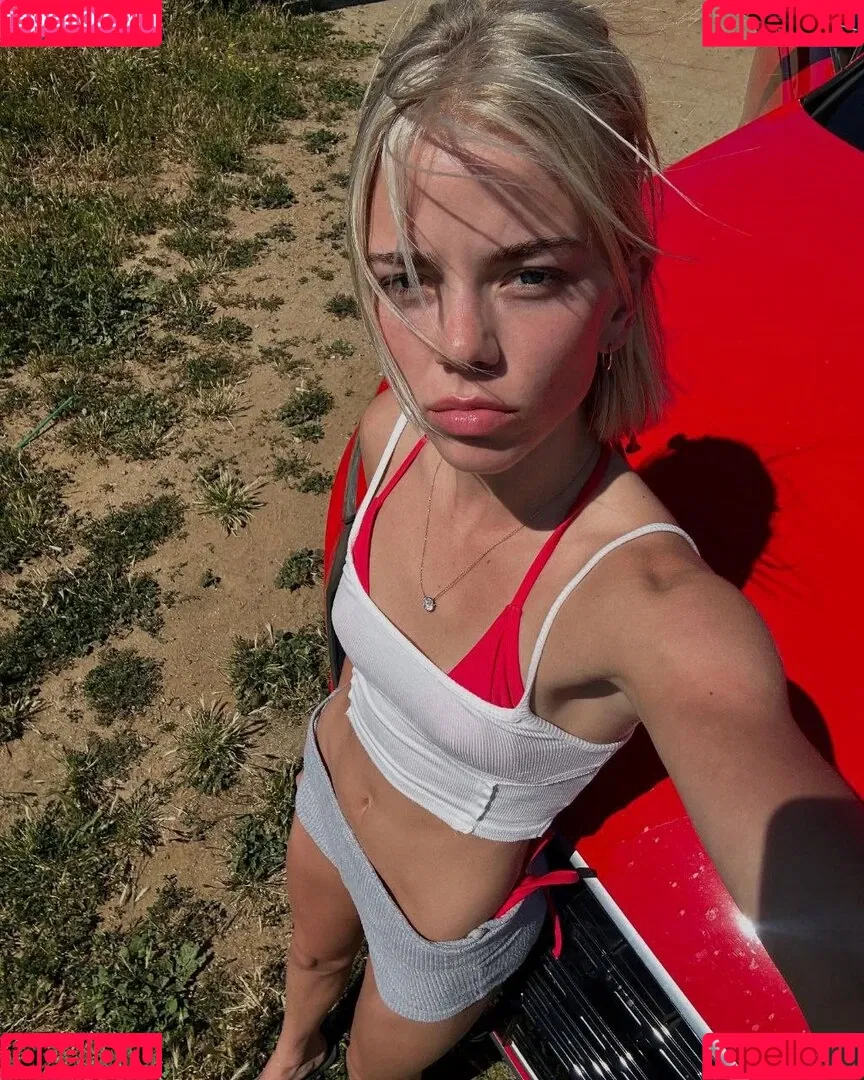 Becca Means / bbnoboobs / beccameans Onlyfans Photo Gallery 
