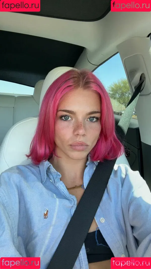 Becca Means / bbnoboobs / beccameans Onlyfans Photo Gallery 