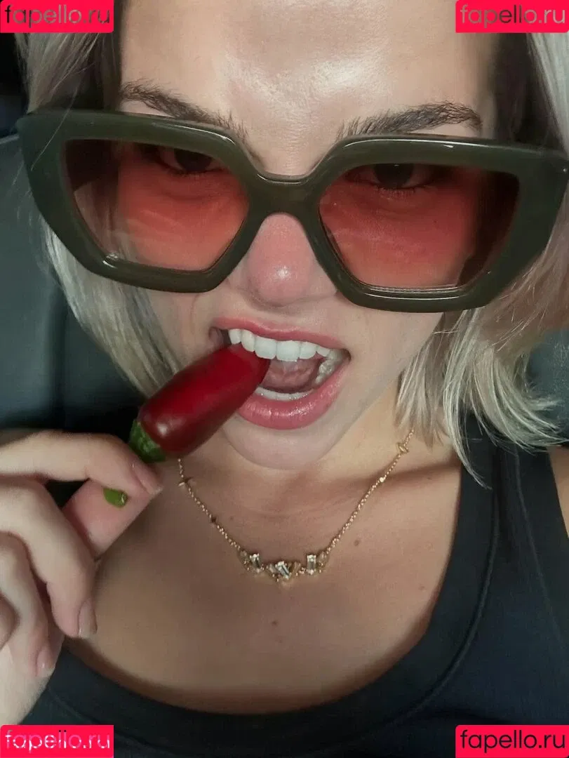 Becca Means / bbnoboobs / beccameans Onlyfans Photo Gallery 