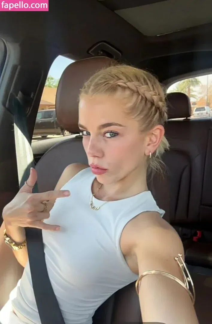 Becca Means / bbnoboobs / beccameans Onlyfans Photo Gallery 