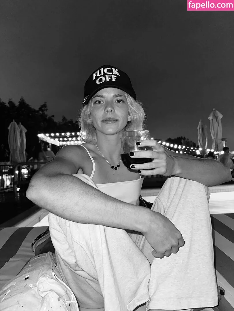 Becca Means / bbnoboobs / beccameans Onlyfans Photo Gallery 