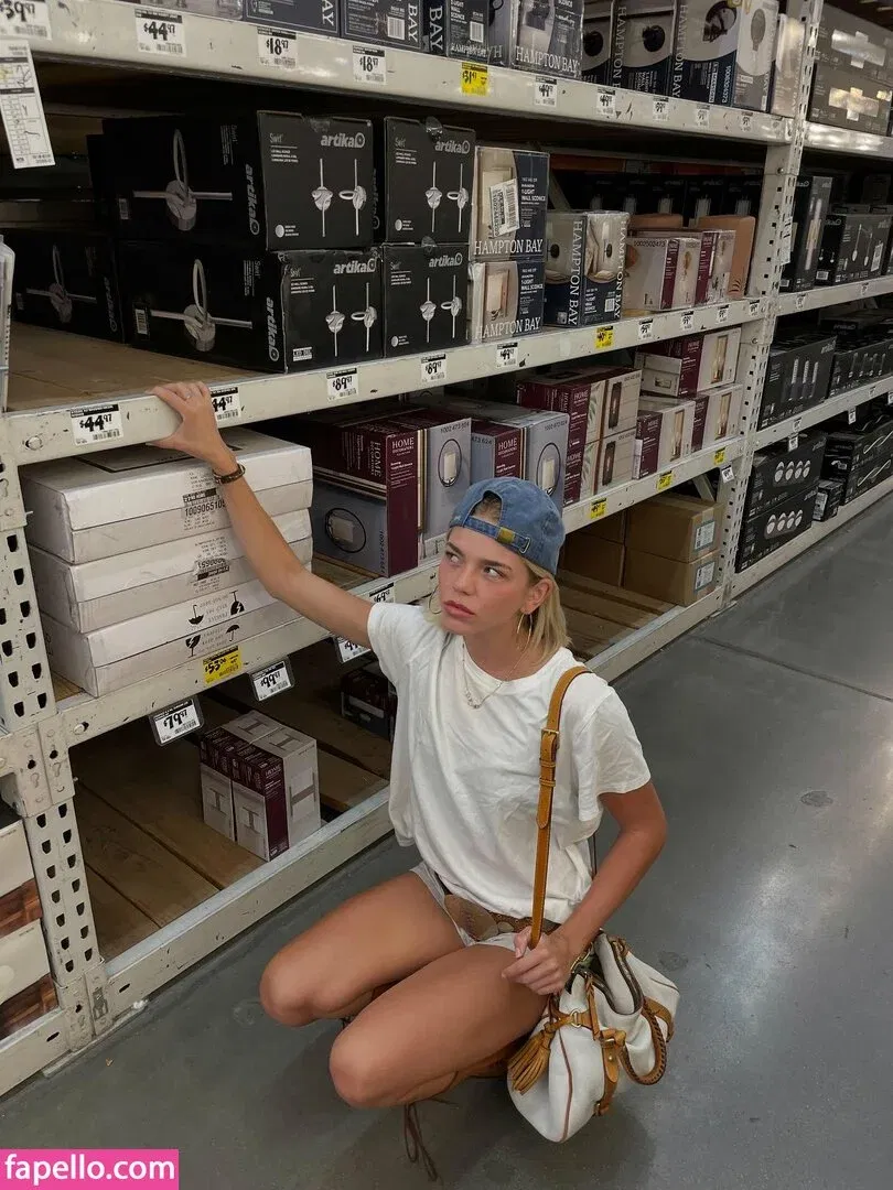 Becca Means / bbnoboobs / beccameans Onlyfans Photo Gallery 