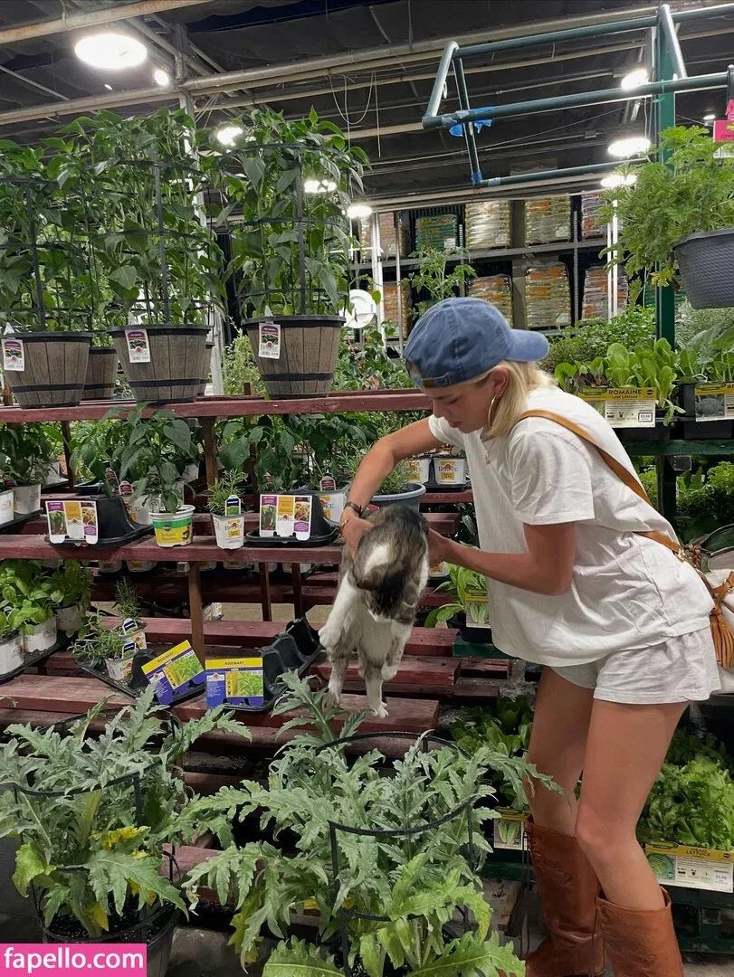 Becca Means / bbnoboobs / beccameans Onlyfans Photo Gallery 