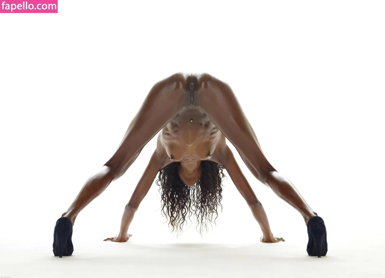 Hegre / hegreworld / theemilybloom Onlyfans Photo Gallery 