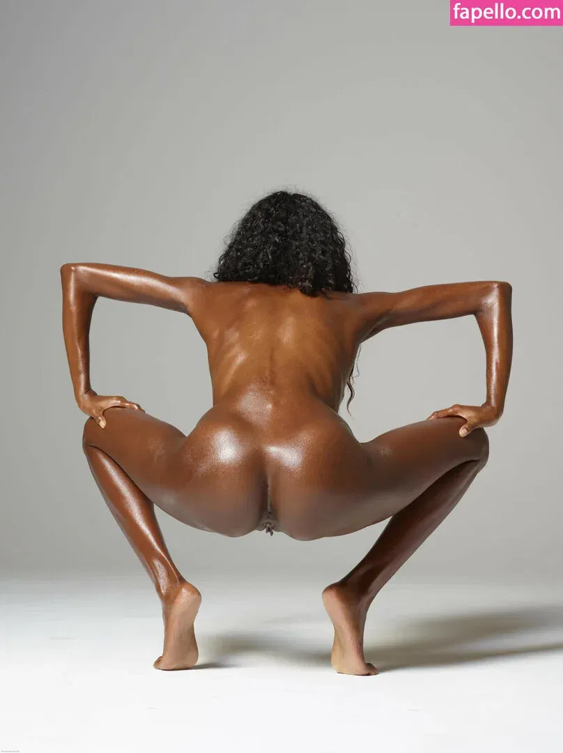 Hegre / hegreworld / theemilybloom Onlyfans Photo Gallery 