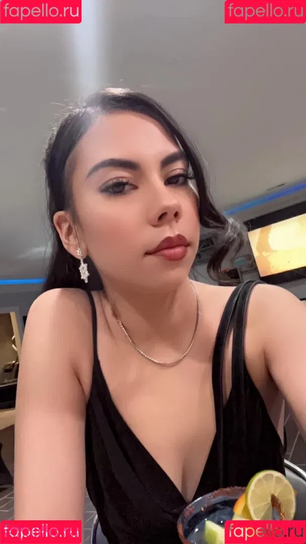 Mila Marie / milamariesutton / milamariexoxo Onlyfans Photo Gallery 