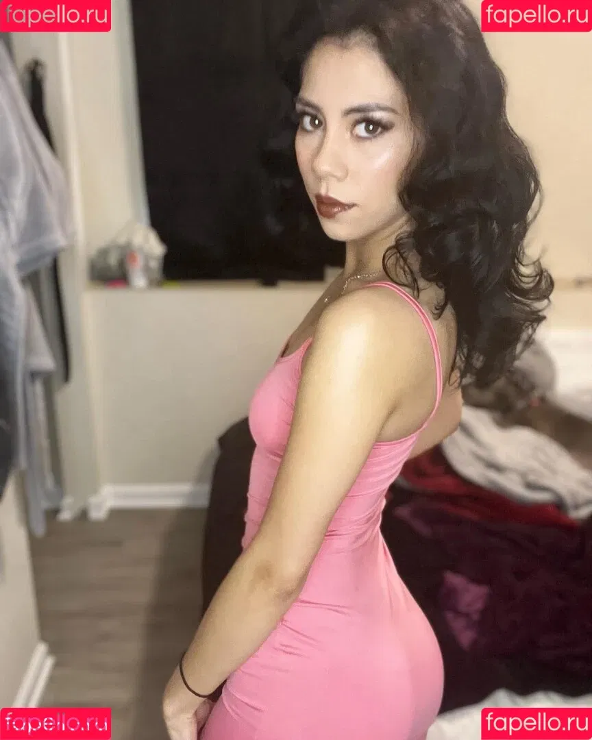 Mila Marie / milamariesutton / milamariexoxo Onlyfans Photo Gallery 