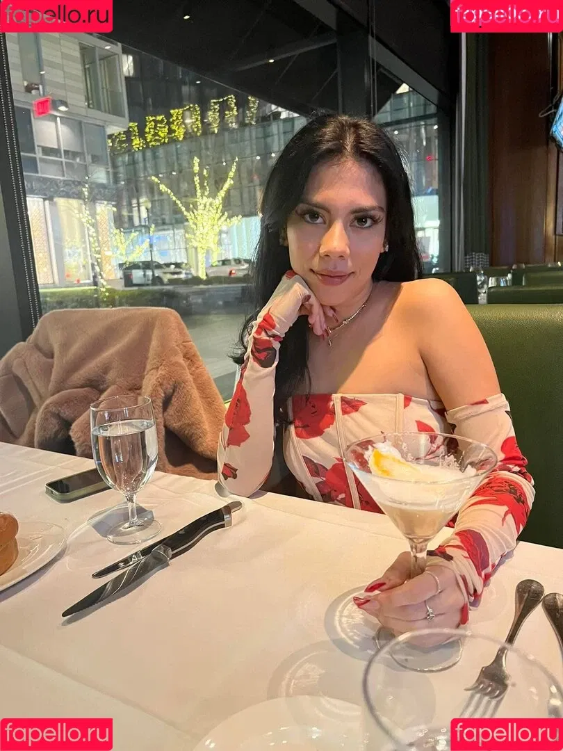 Mila Marie / milamariesutton / milamariexoxo Onlyfans Photo Gallery 