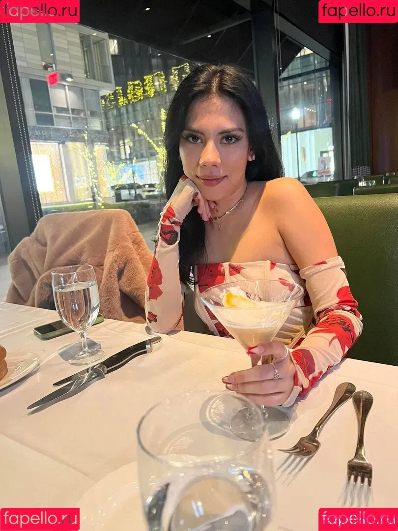 Mila Marie / milamariesutton / milamariexoxo Onlyfans Photo Gallery 
