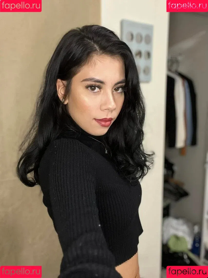 Mila Marie / milamariesutton / milamariexoxo Onlyfans Photo Gallery 