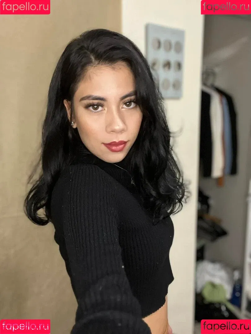 Mila Marie / milamariesutton / milamariexoxo Onlyfans Photo Gallery 