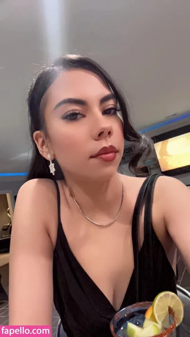 Mila Marie / milamariesutton / milamariexoxo Onlyfans Photo Gallery 