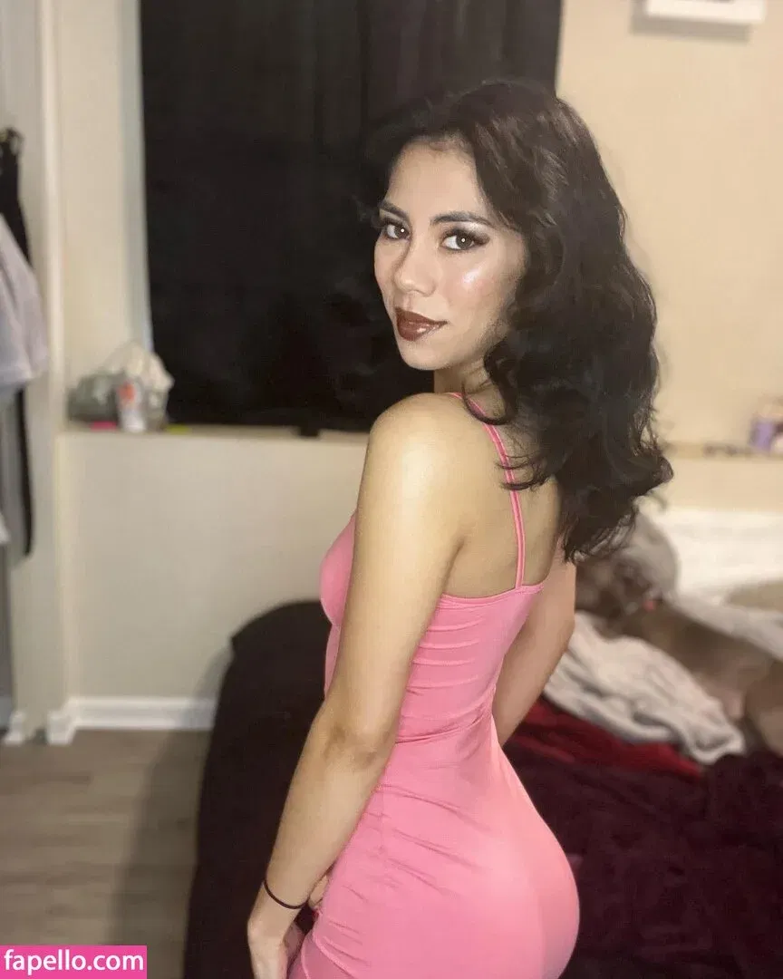 Mila Marie / milamariesutton / milamariexoxo Onlyfans Photo Gallery 