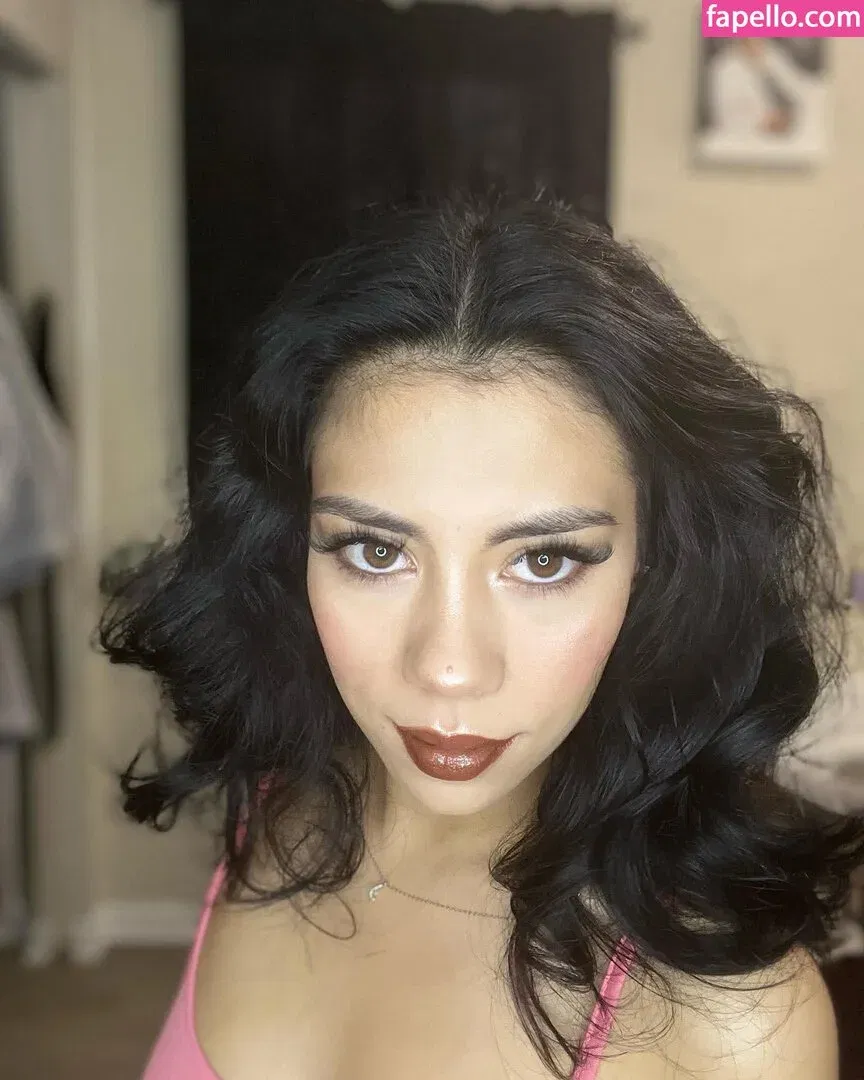 Mila Marie / milamariesutton / milamariexoxo Onlyfans Photo Gallery 