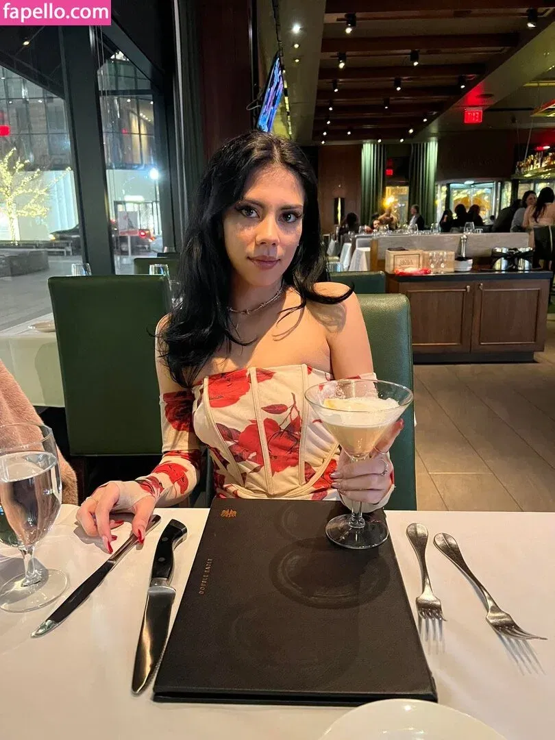 Mila Marie / milamariesutton / milamariexoxo Onlyfans Photo Gallery 