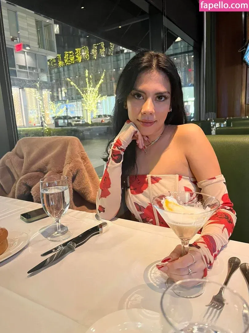 Mila Marie / milamariesutton / milamariexoxo Onlyfans Photo Gallery 