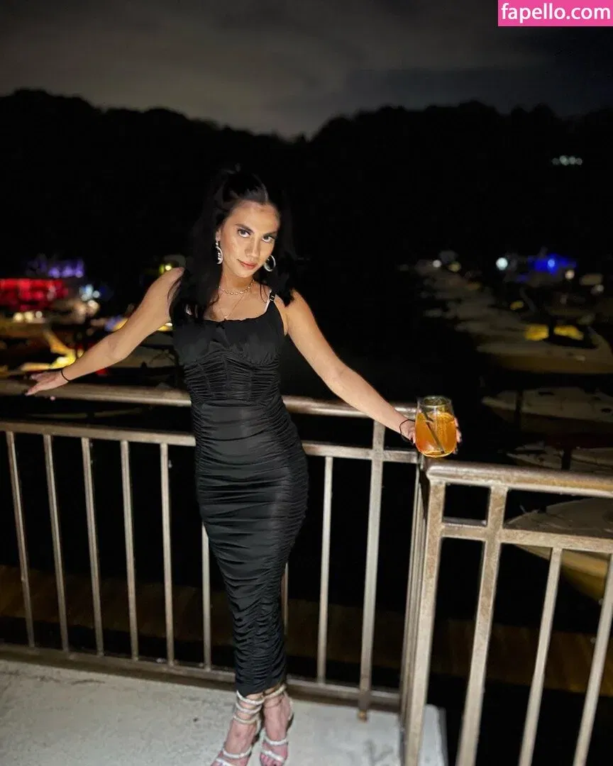 Mila Marie / milamariesutton / milamariexoxo Onlyfans Photo Gallery 