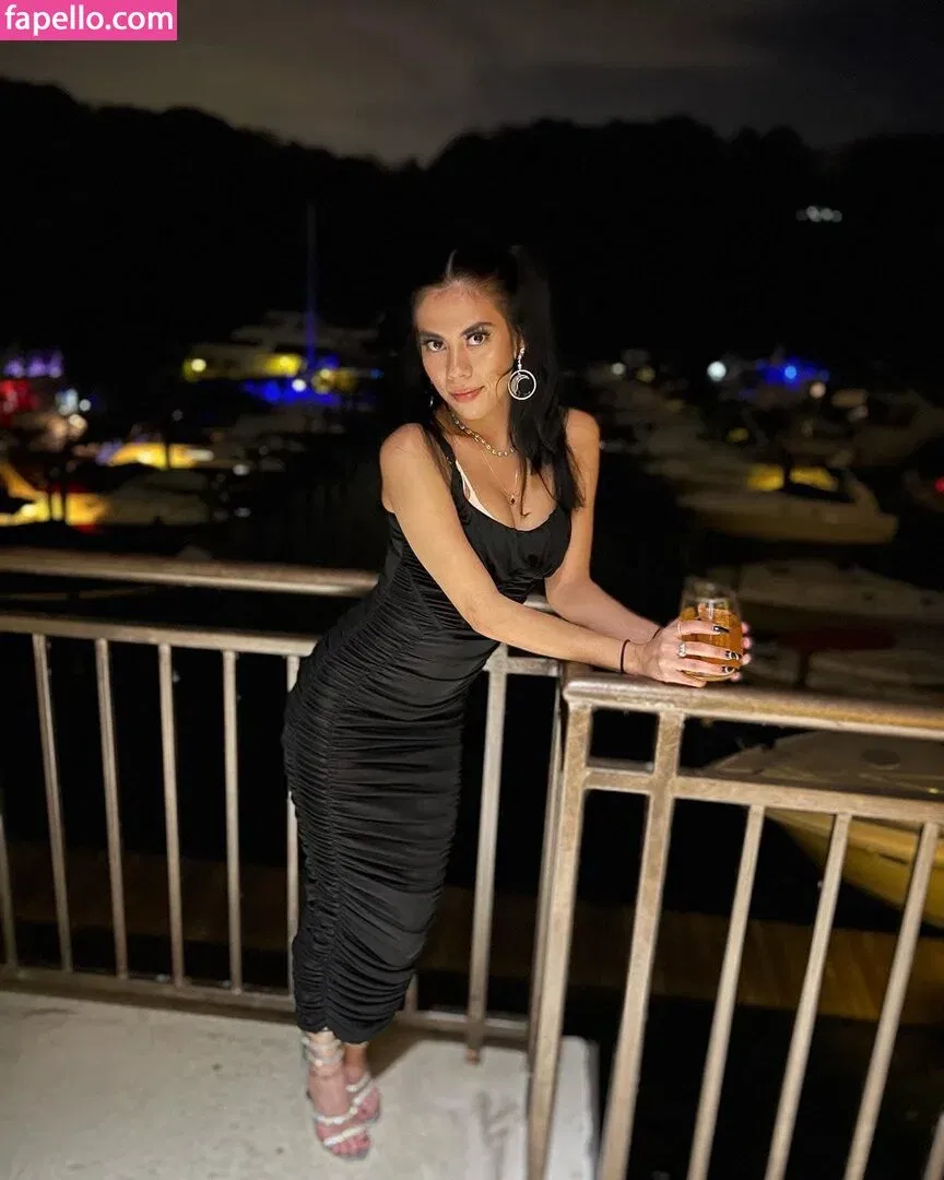 Mila Marie / milamariesutton / milamariexoxo Onlyfans Photo Gallery 