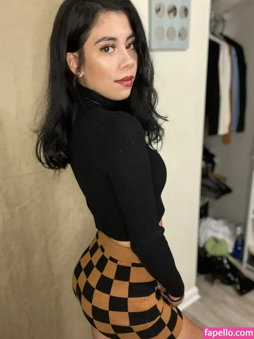 Mila Marie / milamariesutton / milamariexoxo Onlyfans Photo Gallery 