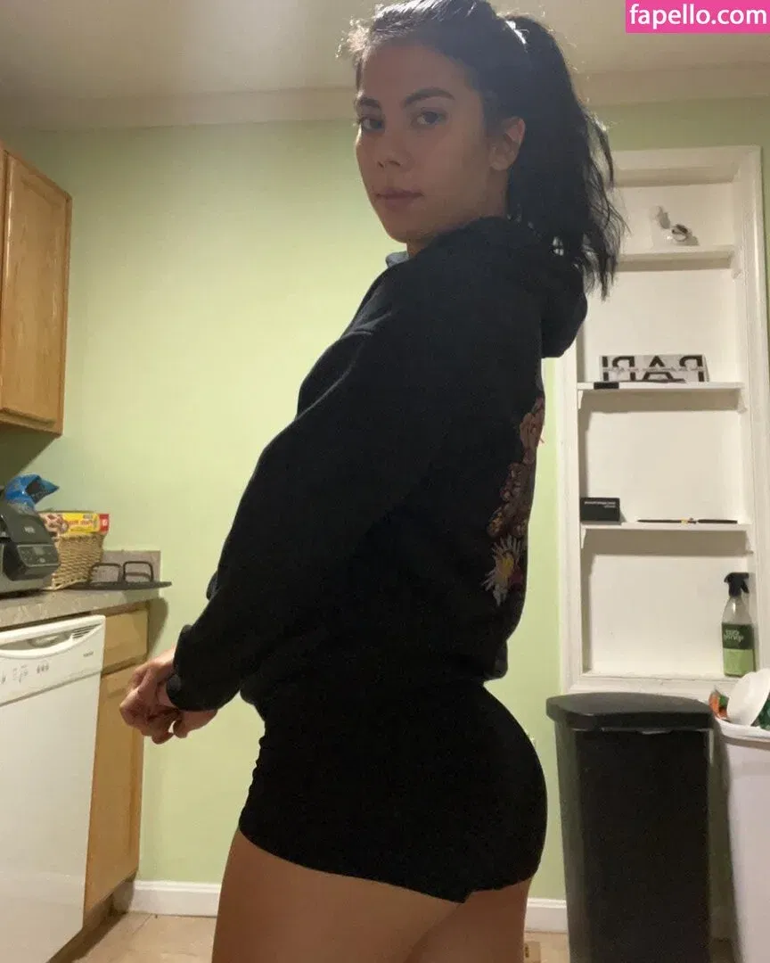 Mila Marie / milamariesutton / milamariexoxo Onlyfans Photo Gallery 