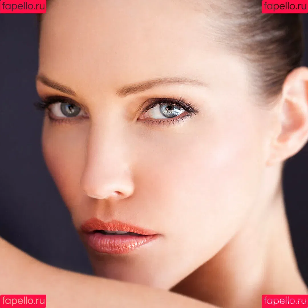 Cylon / Tricia Helfer / officialtriciahelfer Onlyfans Photo Gallery 