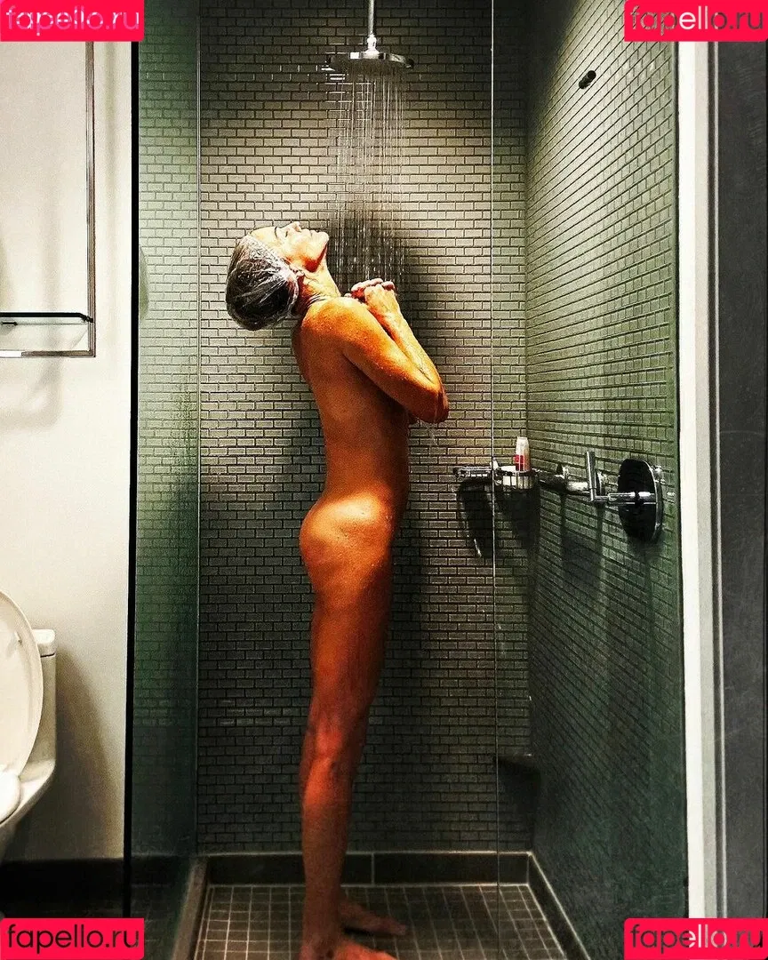 Cylon / Tricia Helfer / officialtriciahelfer Onlyfans Photo Gallery 