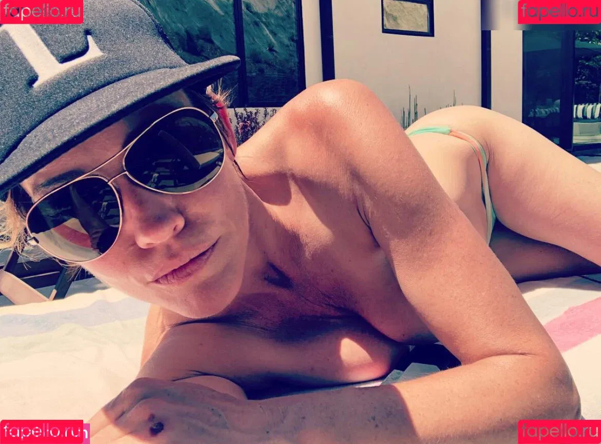 Cylon / Tricia Helfer / officialtriciahelfer Onlyfans Photo Gallery 
