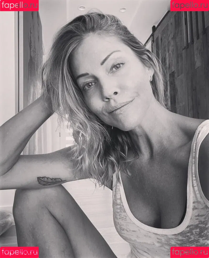 Cylon / Tricia Helfer / officialtriciahelfer Onlyfans Photo Gallery 