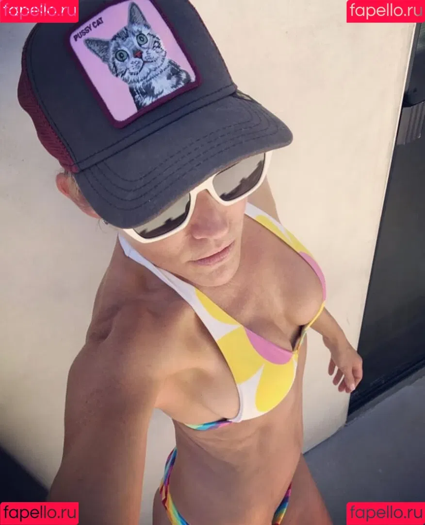 Cylon / Tricia Helfer / officialtriciahelfer Onlyfans Photo Gallery 