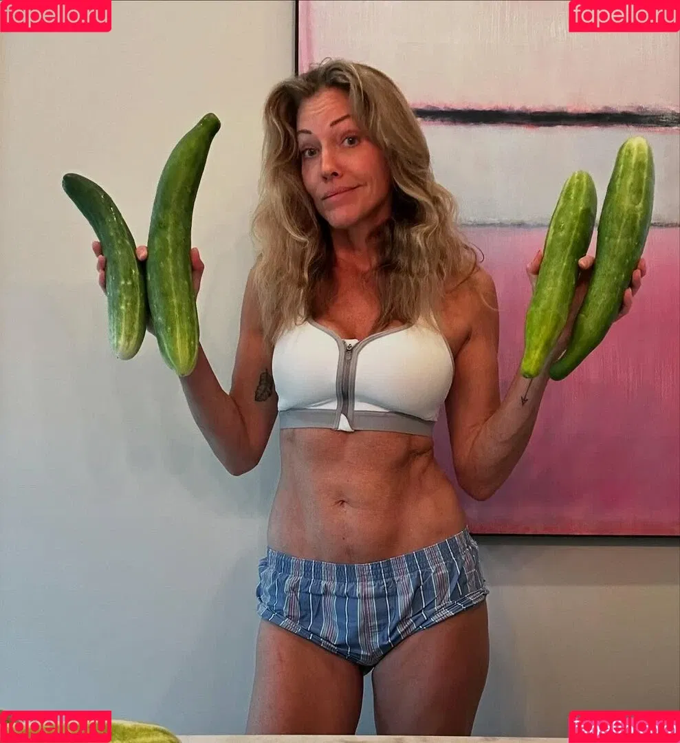 Cylon / Tricia Helfer / officialtriciahelfer Onlyfans Photo Gallery 