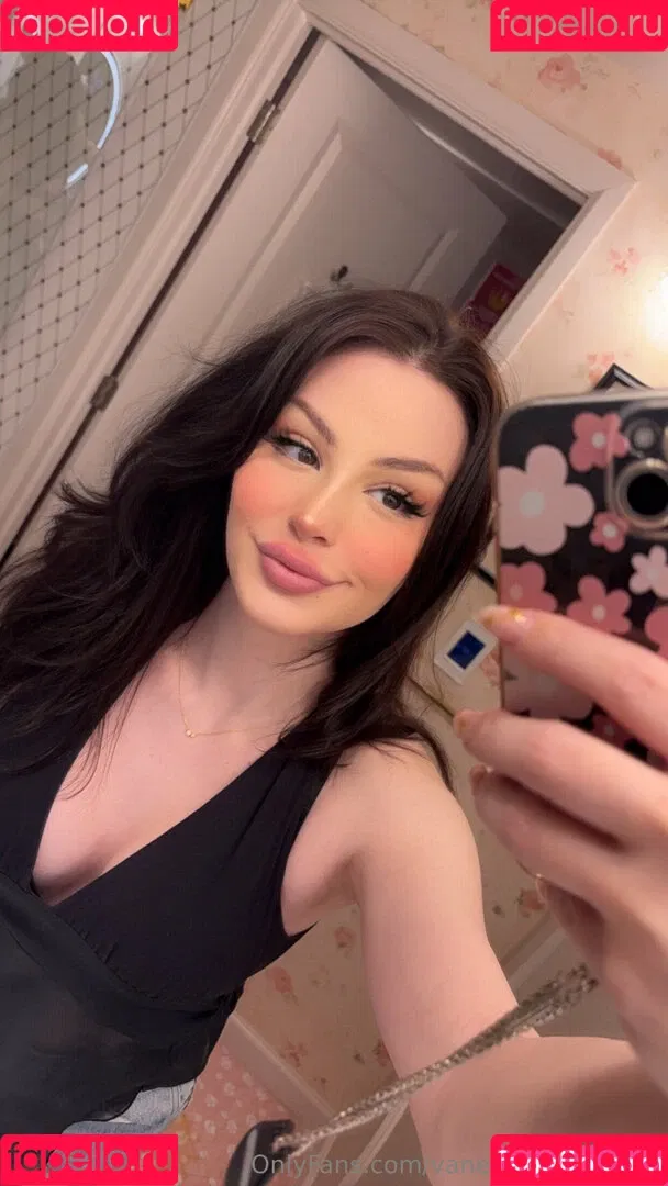 nessa.sin.official / vanessasinsofficial Onlyfans Photo Gallery 
